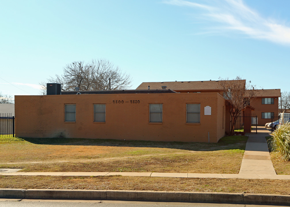 Prince Hall in Fort Worth, TX - Foto de edificio