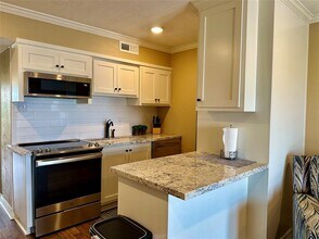560 Pleasure Island Blvd in Port Arthur, TX - Building Photo - Building Photo