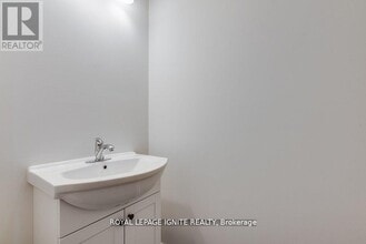 83 Whitcomb Cres in Smiths Falls, ON - Building Photo - Building Photo