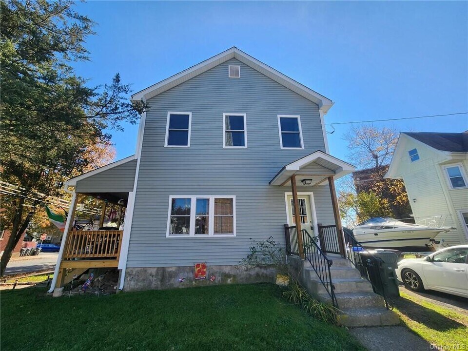25 Walnut St, Unit 2 in Walden, NY - Building Photo