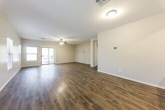15266 W Desert Hills Dr in Surprise, AZ - Building Photo - Building Photo