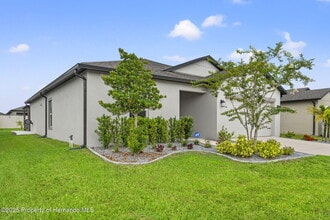 12948 Conquistador Loop in Spring Hill, FL - Building Photo - Building Photo