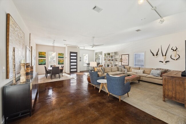 property at 521 W 27th St