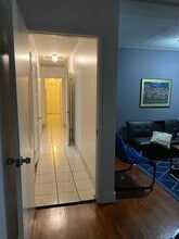 2220 Gale Ave, Unit Room 2 in Long Beach, CA - Foto de edificio - Building Photo