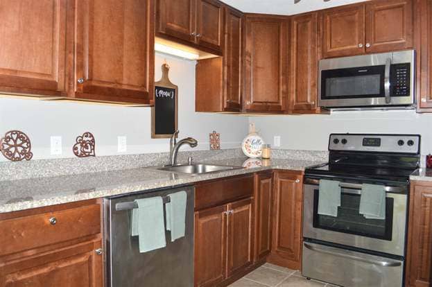 814 Court St, Unit Unit H in Keene, NH - Building Photo