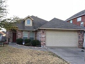 9032 Winding River Dr in Fort Worth, TX - Building Photo