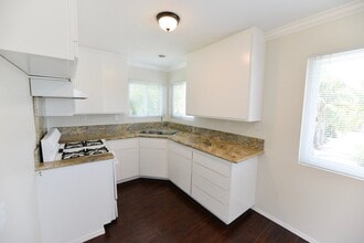 248 Avenida Del Poniente in San Clemente, CA - Building Photo - Building Photo