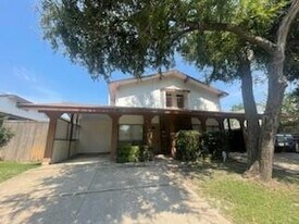 711 Intrepid Dr in Garland, TX - Building Photo