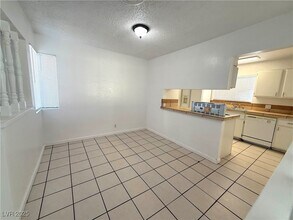 5804 Jerry Dr in Las Vegas, NV - Building Photo - Building Photo