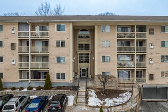 980 Lindley St in Bridgeport, CT - Building Photo - Building Photo