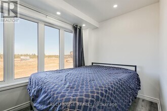 13 Blue Frst Cres in Barrie, ON - Building Photo - Building Photo