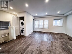 13 Gibson Ave in Hamilton, ON - Building Photo - Building Photo