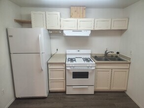 3474 N Brocton Ave in Wasilla, AK - Foto de edificio - Building Photo