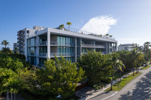 101 Sunrise Dr in Key Biscayne, FL - Foto de edificio - Building Photo