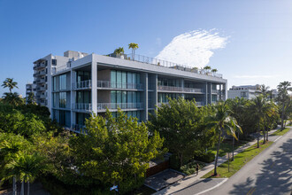 101 Sunrise Dr in Key Biscayne, FL - Building Photo - Building Photo