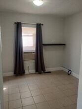 92 Thorpe St in Fairfield, CT - Foto de edificio - Building Photo