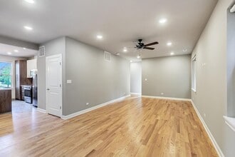 6204 S Kimbark Ave, Unit 1W in Chicago, IL - Foto de edificio - Building Photo