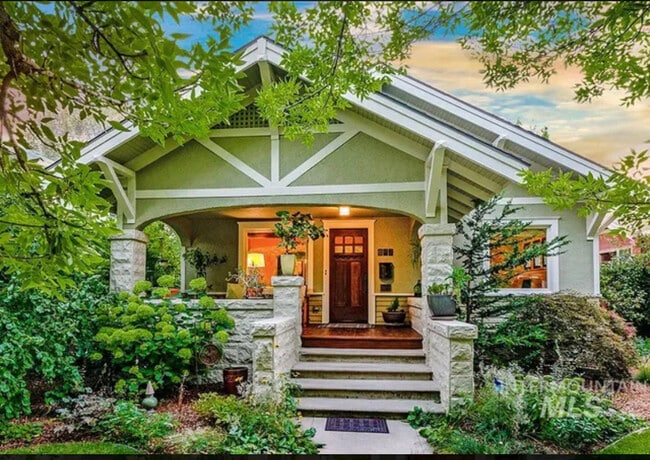 807 N 17th St, Unit Airy North End Craftsman