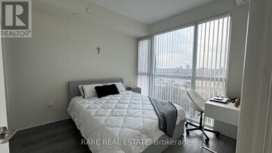 349 Rathburn Rd W in Mississauga, ON - Building Photo - Building Photo