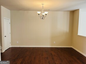 261 Stillwood Dr in Newnan, GA - Building Photo - Building Photo