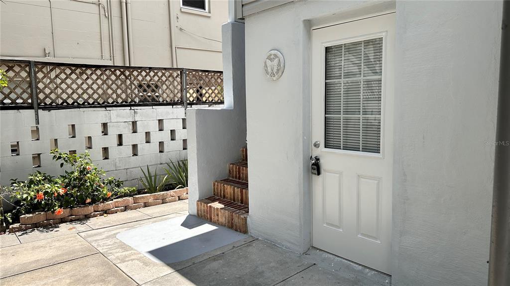 236 6th Ave N in St. Petersburg, FL - Building Photo