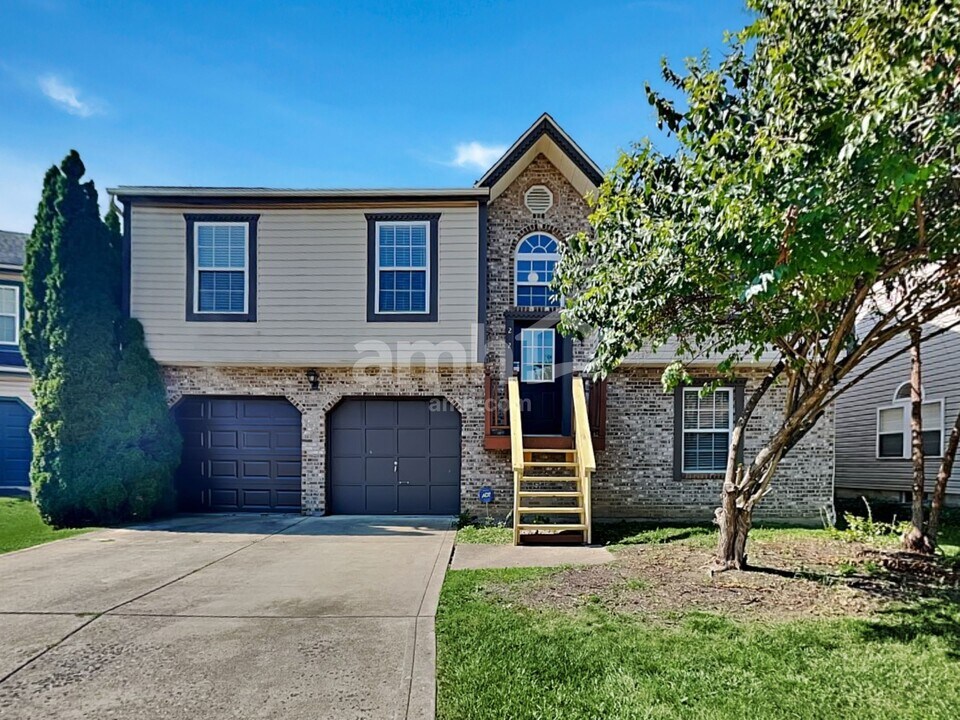 212 Charing Cross St in Galloway, OH - Building Photo