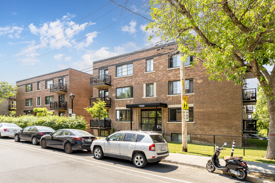 5590 Legaré Rue in Montréal, QC - Building Photo