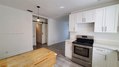 275 NW 46th St in Miami, FL - Building Photo - Building Photo