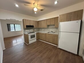 5103 NW 8th Ave, Unit 5103 in Miami, FL - Foto de edificio - Building Photo