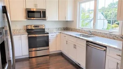 38 Triangle St in Danbury, CT - Building Photo - Building Photo