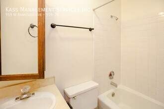 959 W Armitage Ave in Chicago, IL - Building Photo - Building Photo
