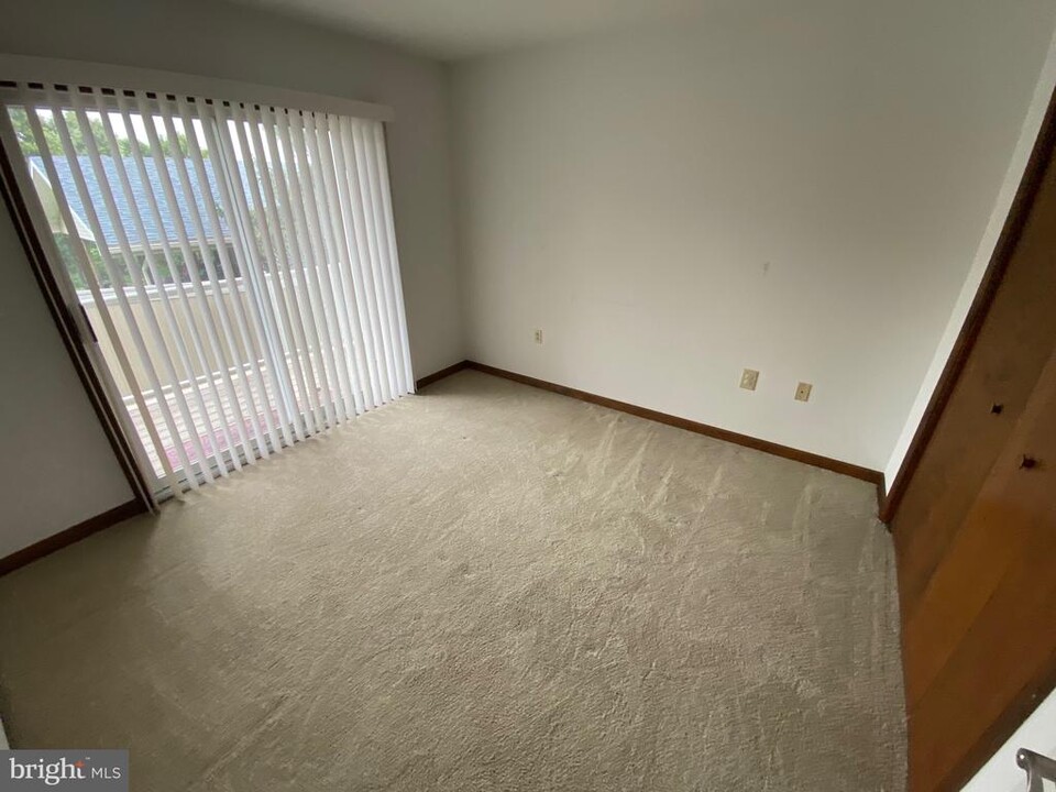 429 Smith St-Unit -1L in Dunmore, PA - Building Photo