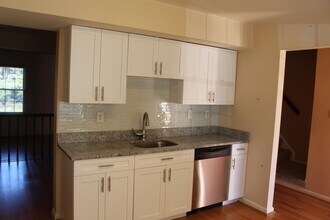 18 Indian Hills Ct in Rockville, MD - Building Photo - Building Photo