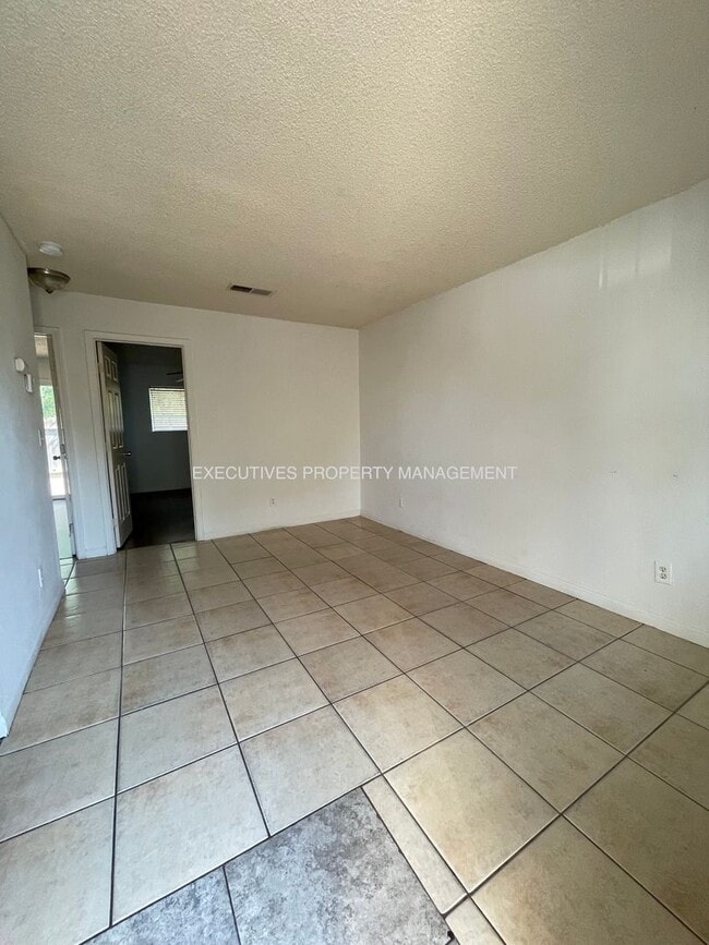 6912 Hall Blvd in Winton, CA - Building Photo - Building Photo