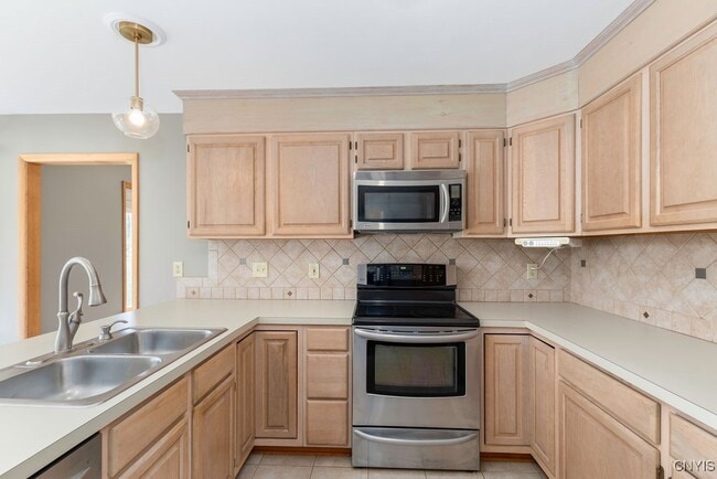 property at 3293 Greenleafe Dr