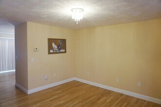 118 Smith St in Lowell, MA - Building Photo - Building Photo