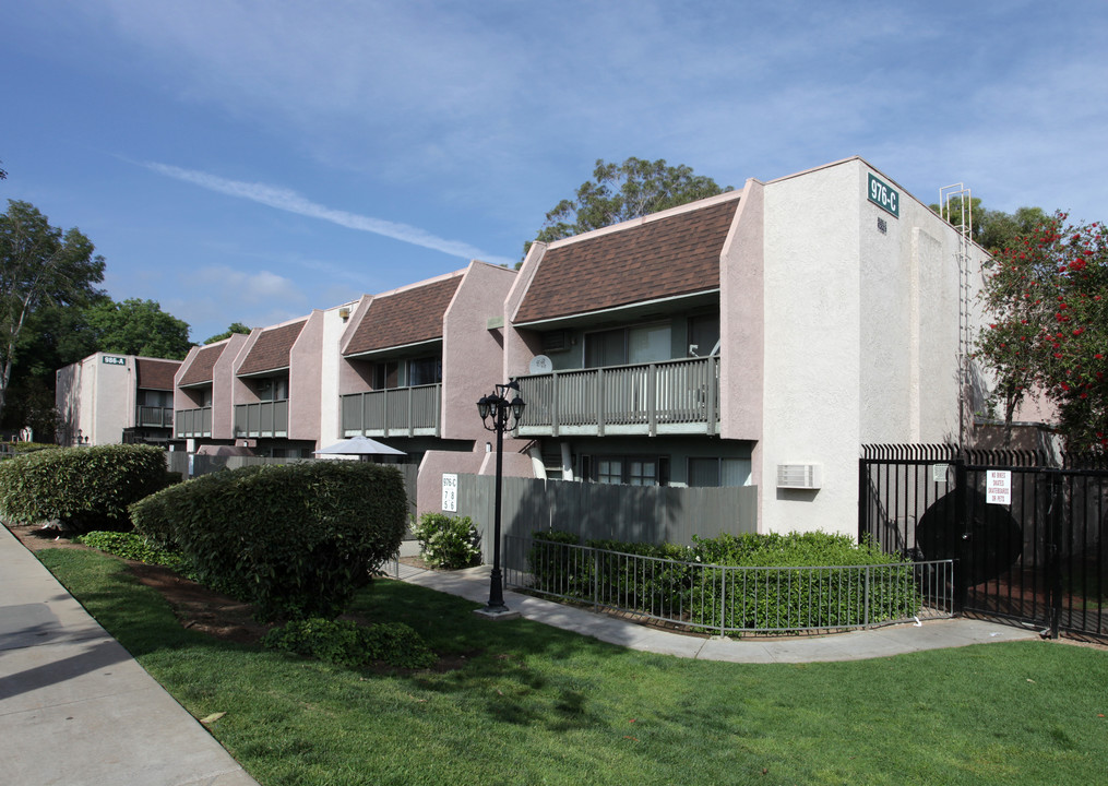 Corona Park Apartments in Corona, CA - Building Photo