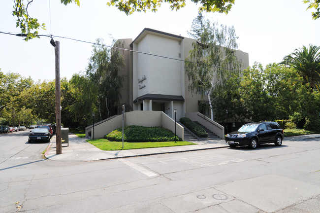 Mayfield Manor in Palo Alto, CA - Building Photo - Building Photo