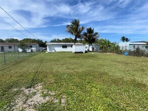 10840 SW 222nd Dr in Miami, FL - Building Photo - Building Photo