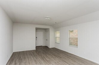 3911 Job Dr in Ennis, TX - Building Photo - Building Photo