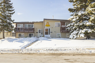 1115 78 Av NW in Calgary, AB - Building Photo - Building Photo