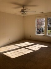 557 Lakeside Valley Dr in Winston-Salem, NC - Building Photo - Building Photo