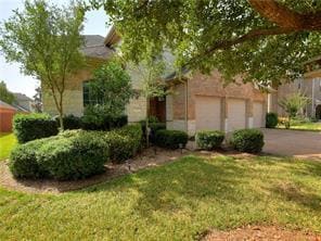 property at 2737 Plantation Dr