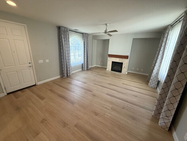 27463 Coldwater Dr in Santa Clarita, CA - Building Photo - Building Photo