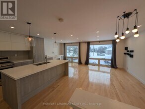 83 Wishing Well Dr in Toronto, ON - Building Photo - Building Photo