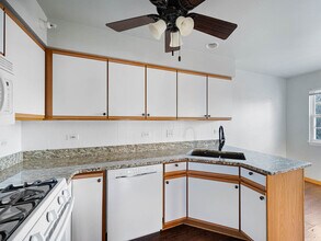 2552 Dickens Dr in Aurora, IL - Building Photo - Building Photo