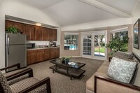 Somerset Apartments in Redlands, CA - Building Photo - Building Photo