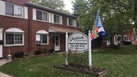 Glenbrook Townhouses Apartments