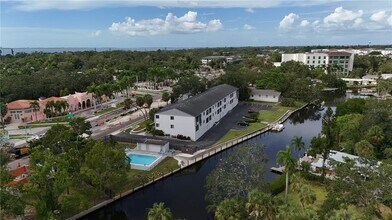 2124 N Tamiami Trl in Sarasota, FL - Building Photo - Building Photo