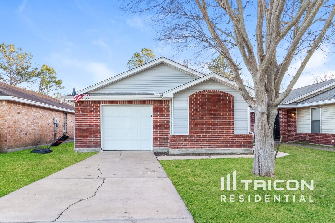 3155 Boynton Dr in Houston, TX - Building Photo